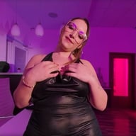 chubby_lea_neo_and_her_wet_pussy_SqueezeVR_vr porn video vrporn.com virtual reality