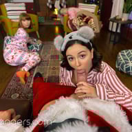 Christmas Three Ginger Grey Leana Lovings Scarlett Hampton VR Bangers vr porn video