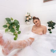 Bathing Romance Penelope Kay VRAllure vr porn video