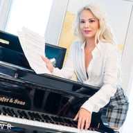 Fiery Blowjob With Elsa Jean BlowVR vr porn video