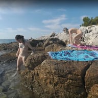 Vacation Poppy Brille Skinny Dipping In The Sea Then Eating Drinking Chilling Sunbathing Nude Beach VRgoddess vr porn video