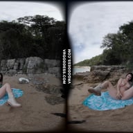 Emmux Risky Public Masturbating On A Beach In Italy VRgoddess vr porn video