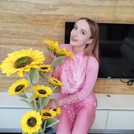 PERFECT BODY BLONDE DOUBLE PENETRATED (DP) in FIRST GANGBANG