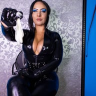 Matriarch Ezada - Cum Eating from My Feet HouseOfLust vr porn video