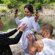 PEACHY ALICE VR PART THREE – BEHIND THE SCENES HUGE NATURAL TITS NEWBIE DOMINATED in BDSM ANAL THREESOME