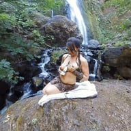 Tasty Teases Her Clit YanksVR Tasty Luscious vr porn video vrporn.com virtual reality