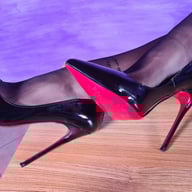 Sexy Secretary Daniela Teases You With Her Nylon-Clad Feet Daniela VRFootFetish vr porn video