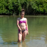 Darya-&-Brad---Hot-Fuck-by-the-River-Darya-VRStars-vr-porn-video