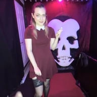 Elise Lee - VIP Waitress Service Peeping Thom vr porn video