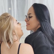 Webcam Girls Home Alone Ayana Ariana No2StudioVR vr porn video