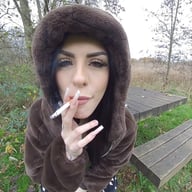 Shay London British Summer VRSmokers vr porn video