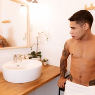 [Gay] Hard in the Bathroom porn