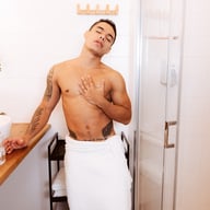 [Gay] Hard in the Bathroom 8k vr porn video