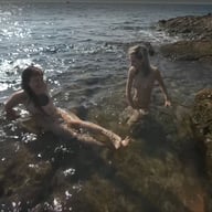 Vacation Poppy Brille Skinny Dipping In The Sea Then Eating Drinking Chilling Sunbathing Nude Beach VRgoddess vr porn video