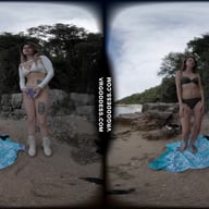 Emmux Risky Public Masturbating On A Beach In Italy VRgoddess vr porn video