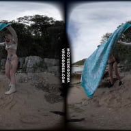 Emmux Risky Public Masturbating On A Beach In Italy VRgoddess vr porn video