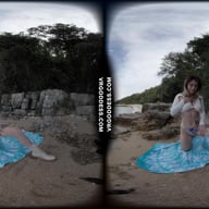 Emmux Risky Public Masturbating On A Beach In Italy VRgoddess vr porn video