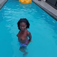 POV Pool Tease – Amelia Star’s Wet Body and Dark Skin Will Drive You Crazy