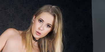 Sexy Babe With Smooth Pussy Looks Amazing in Black Lingerie