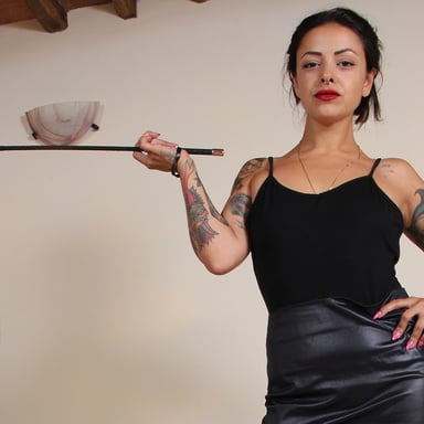 Bossy Nebraska Wants You To Worship Her Bare Sexy Feet VRFootFetish vr porn video vrporn.com virtual reality