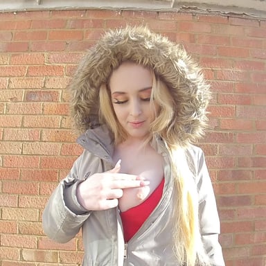 Ellie Louise, Smoking Ellie Louise VR Ellie Louise vr porn video vrporn.com virtual reality