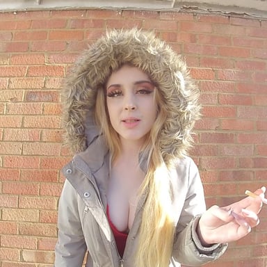 Ellie Louise, Smoking Ellie Louise VR Ellie Louise vr porn video vrporn.com virtual reality