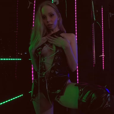 The Club ArielQ StasyQVR vr porn video