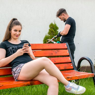 Darya & Brad - Teen girl fucks the gardener Darya VRStars vr porn video