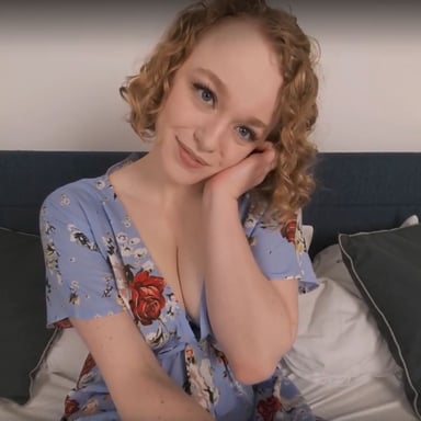 Can You Take Sarah In Those White Stockings Sarah Calanthe VRsolos vr porn video