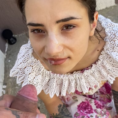 Zoe Foxxy - Helping my neighbour with a face full of cum porn