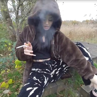 Shay London British Summer VRSmokers vr porn video
