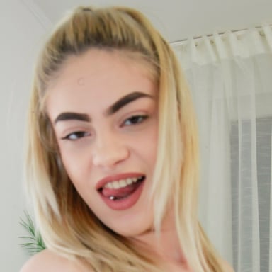 Ariana - Pervy Lucky Photographer Ariana No2StudioVR vr porn video