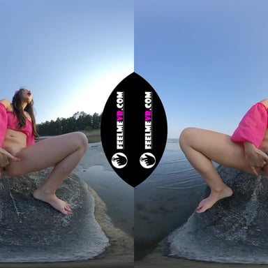 Gabby Bella Masturbates With 4Fingers On The Beach FeelmeVR vr porn video