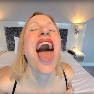 Spritz mir in den Mund Blonde Hexe BlondeHexe vr porn video