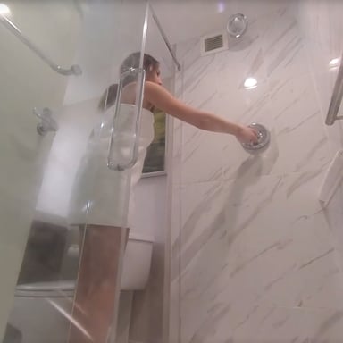 Gigi VR Shower Main Fragger VR vr porn video