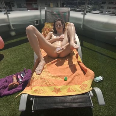 Skinny Model Josie Jilling With A Dildo In The Rooftop Sun VRgoddess vr porn video