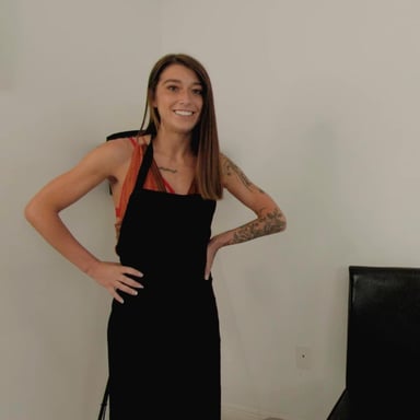 Squirting Waitress Gets Creampie as a Tip Riley Shea vr porn video