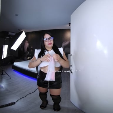 Mi Madrasta es una Zorra Luna PLAYVR vr porn video