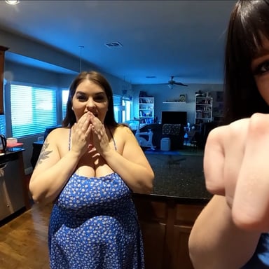 Giantesses Hunt for Tinies in Kitchen Jane Judge vr porn video