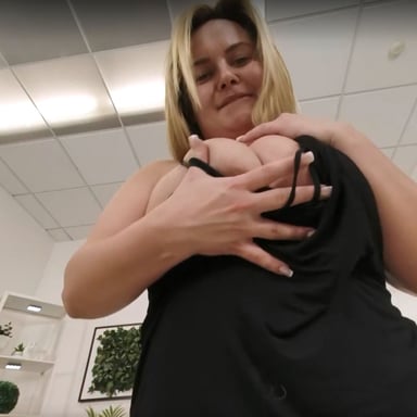 Squeeze - Lara SqueezeVR vr porn video