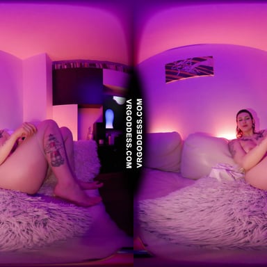 Sammie Late Night Masturbating With A Dildo On The White Casting Couch VRgoddess vr porn video