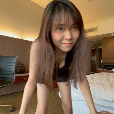 Petite And Bored Thai Lady Gets Superhornyon First Date Mae JohnTronVR vr porn video