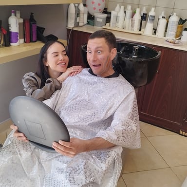 BUSTY LATINA MAKEUP ARTIST GIVES BIG DICK BRAD a MAKEOVER Immoral Family vr porn video