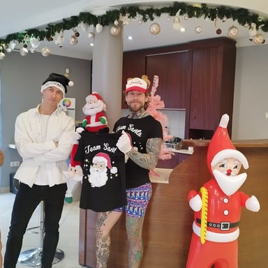 SANTA'S HORNY HOTWFIE MRS. CLAUS CREAMPIE THREESOME 3d vr porn video