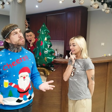 CHLOE TEMPLE CHRISTMAS VR PART THREE - CREAMPIE THREESOME REUNITES BEST FRIENDS