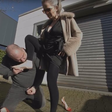Sabdeluxe - Outdoor Footdate Sabdeluxe VR vr porn video