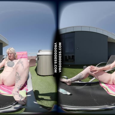 Pale Brille Fingering Herself Outdoors Under The Hot Sun With Oil VRgoddess vr porn video