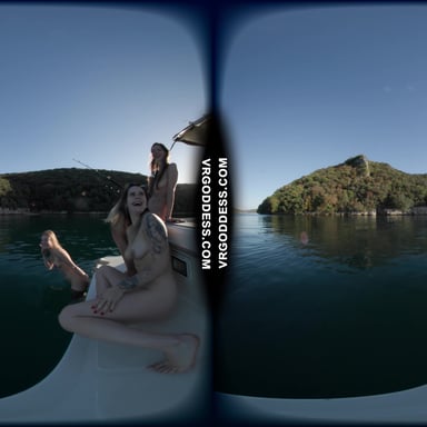 Triple Girls Nude Painting Art On A Yacht And Swimming In The Sea While On Vacation In Italy VRgoddess vr porn video