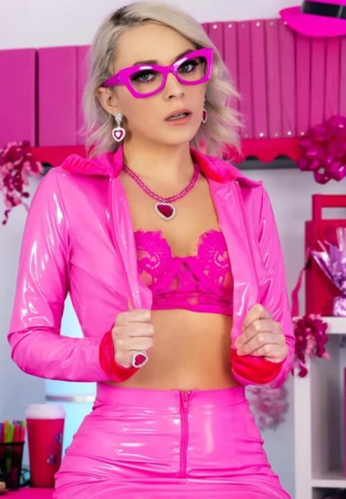 Ava Sinclaire VR