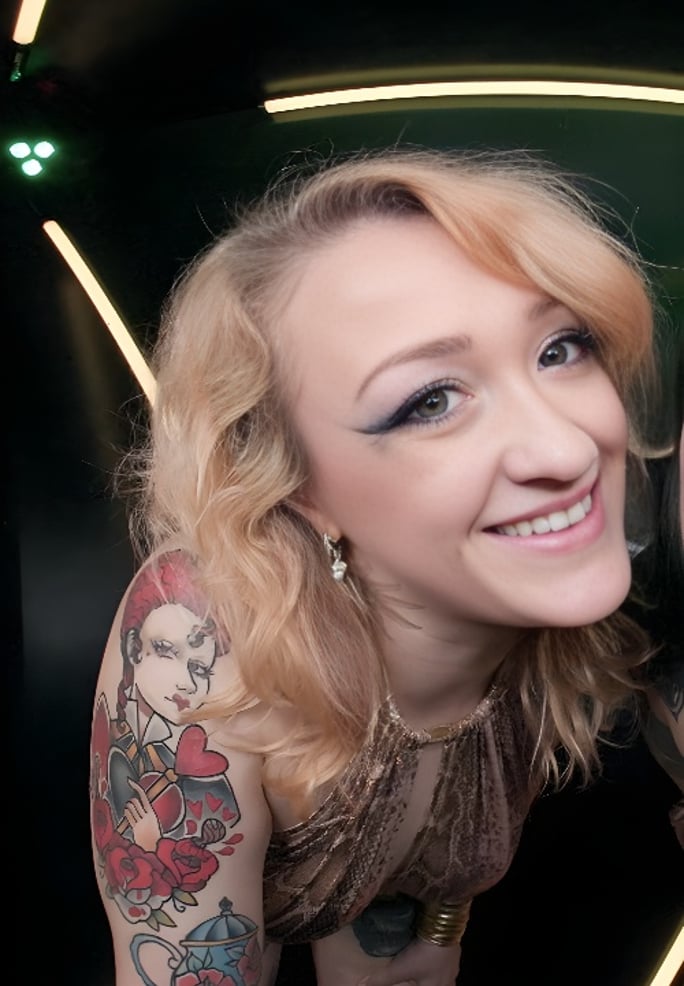 Spinnin’ Shae VR